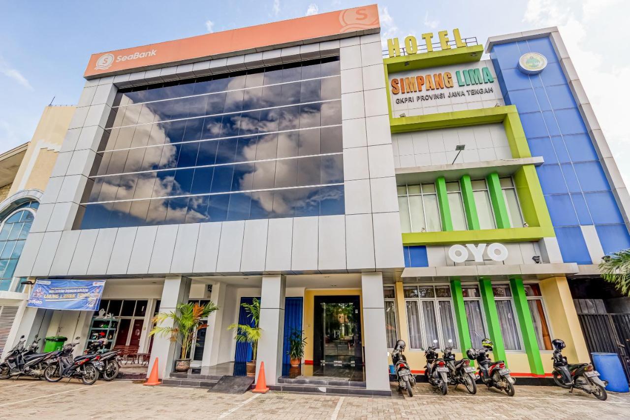 Oyo 91036 Hotel Simpang Lima Gkpri เซอมารัง ภายนอก รูปภาพ